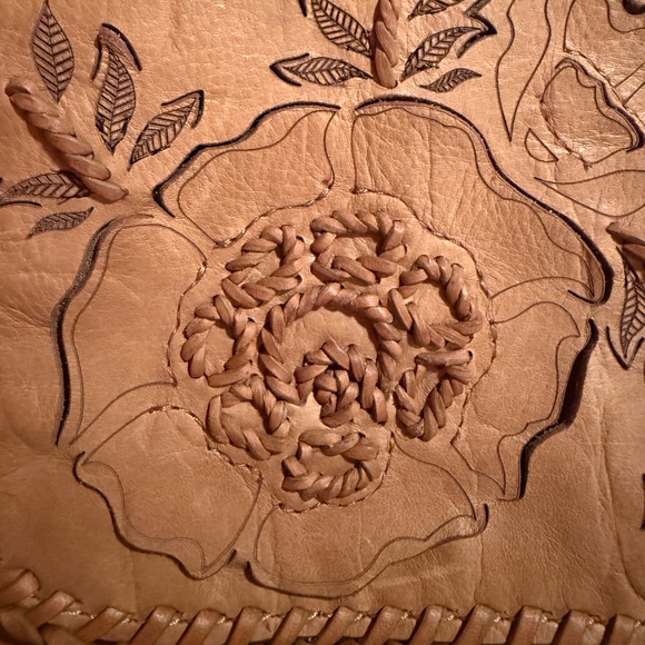 Isabella Fiori Leather Shoulder/Crossbody/Handbag Purse (Like New!) - Picture 6 of 9